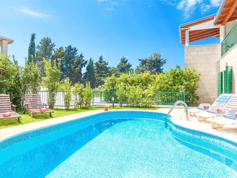 Holiday Home Swimming Pool