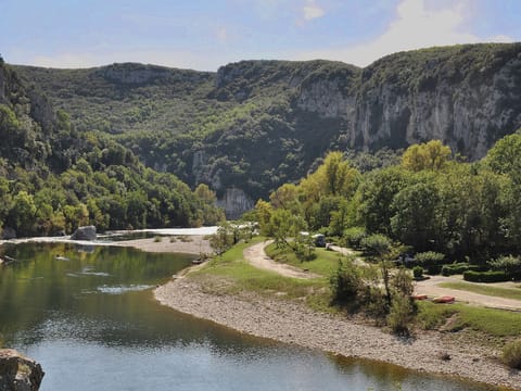 Region [summer] (>5 km)