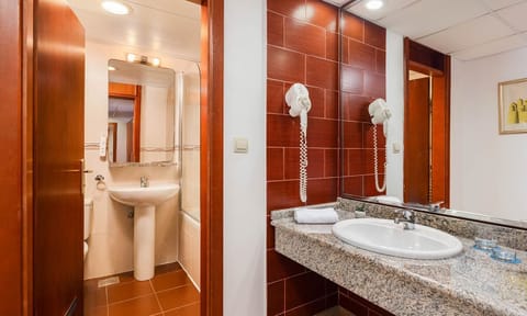 Minibar, in-room safe, desk, soundproofing