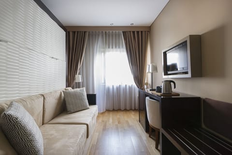 Deluxe Suite, 2 Double Beds | Minibar, in-room safe, desk, blackout drapes