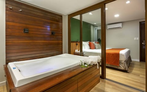 Deluxe Double Room, Sea View | Private spa tub