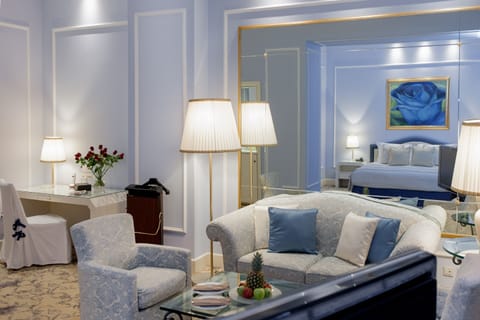 Suite, Garden View (Queen) | Premium bedding, memory foam beds, minibar, in-room safe
