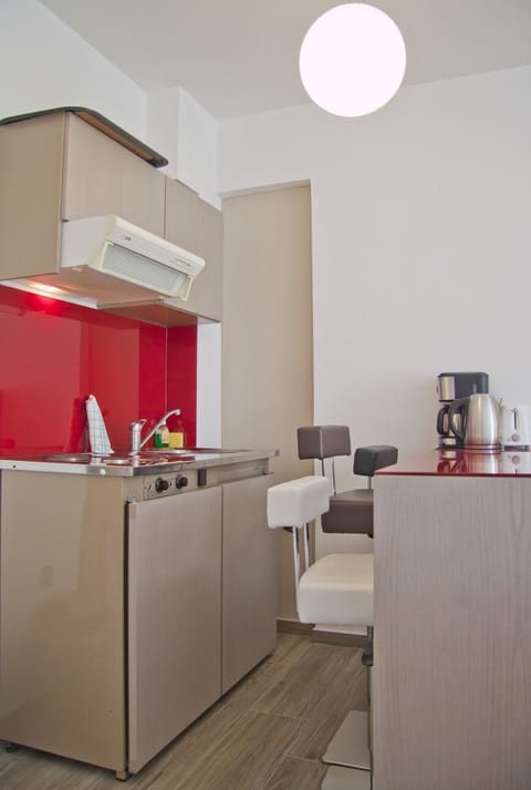 Standard Studio | Private kitchenette | Fridge, stovetop, coffee/tea maker, electric kettle