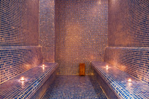 Sauna, spa tub, steam room, Turkish bath, body treatments, aromatherapy