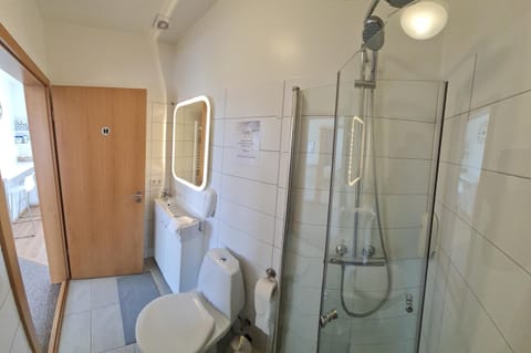 Economy Double Room, Shared Bathroom, Annex Building | Bathroom | Spring water tub, rainfall showerhead, free toiletries, hair dryer