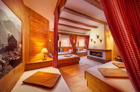 Sauna, body treatments, body wraps, body scrubs, facials