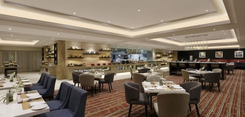 Daily buffet breakfast (INR 943 per person)