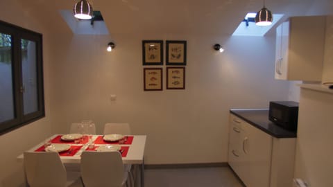 Studio | In-room dining