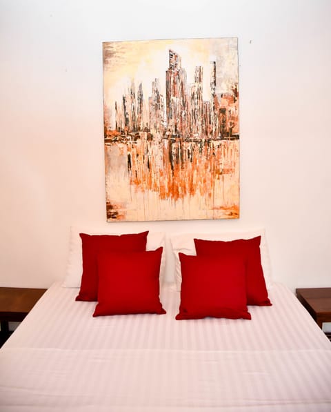 Standard Triple Room, 1 Bedroom, Non Smoking | In-room safe, desk, free WiFi, bed sheets