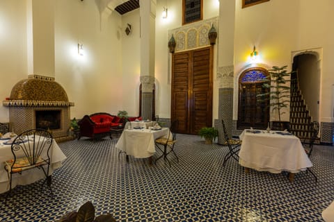 16 restaurants, breakfast, lunch, dinner served; Moroccan cuisine