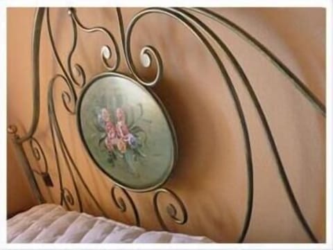 Desk, cribs/infant beds, rollaway beds, free WiFi