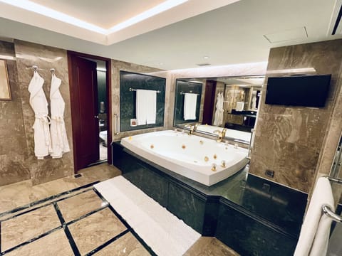 Executive Suite, Multiple Beds (Imperial Suite) | Bathroom | Separate tub and shower, deep soaking tub, designer toiletries