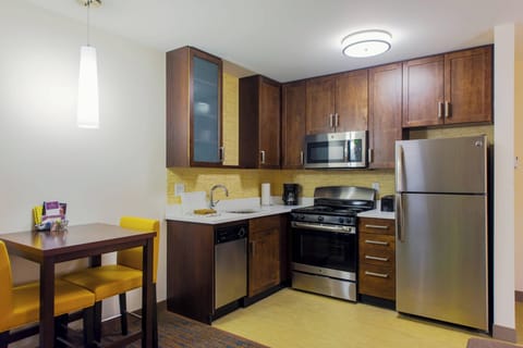 Suite, 1 Bedroom | In-room safe, desk, iron/ironing board, free cribs/infant beds