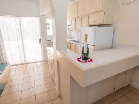 Villa 1 bedroom, Beachfront | Private kitchen | Fridge, microwave, stovetop, coffee/tea maker