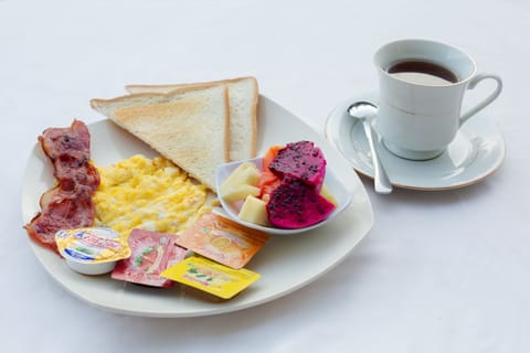 Daily full breakfast (IDR 50000 per person)