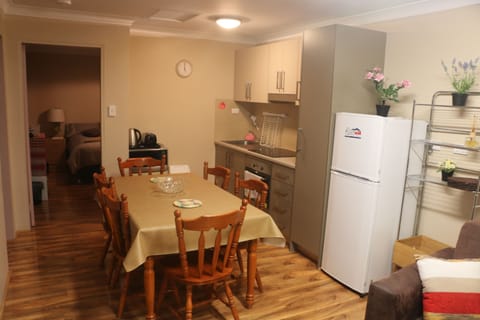 Family Apartment, 2 Bedrooms | In-room dining