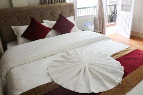 Deluxe Double Room | In-room safe, desk, free WiFi