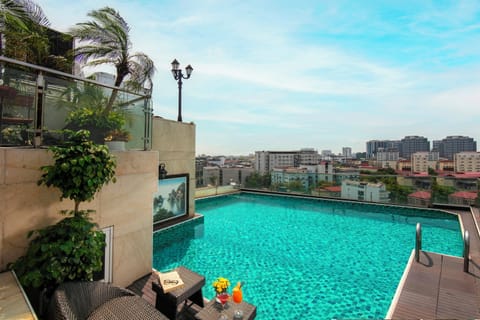 Outdoor pool, pool umbrellas