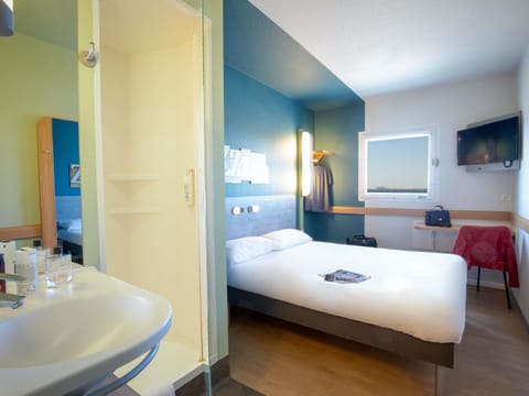 Double Room | In-room safe, soundproofing, free cribs/infant beds, free WiFi