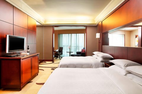 Premium bedding, minibar, in-room safe, desk