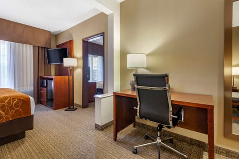 Suite, Multiple Beds, Non Smoking (Upgrade) | In-room safe, desk, blackout drapes, iron/ironing board