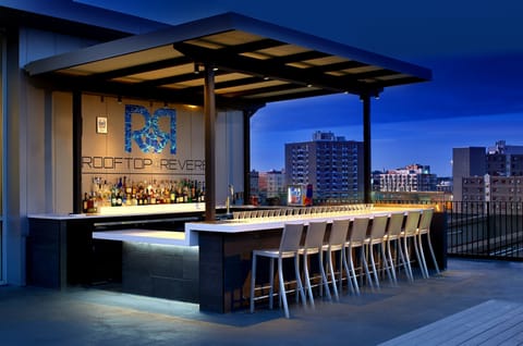 2 bars/lounges, rooftop bar