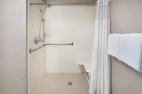 Suite, 2 Bedrooms, Non Smoking | Bathroom | Free toiletries, hair dryer, towels, soap