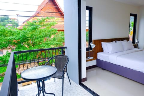 Deluxe Double Room, 1 King Bed, Non Smoking, Hill View | Balcony