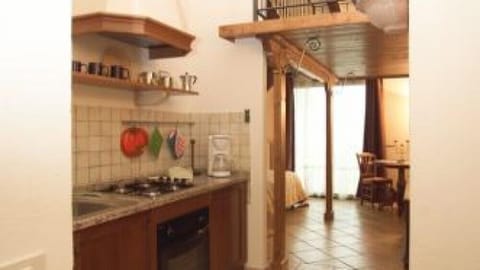 Classic Apartment, 1 Bedroom, Accessible | Private kitchenette | Fridge, oven, coffee/tea maker, cookware/dishes/utensils