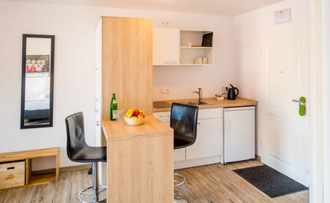 Double Room | Private kitchenette | Fridge, stovetop, toaster, cookware/dishes/utensils