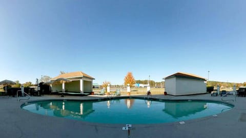 Seasonal outdoor pool, sun loungers