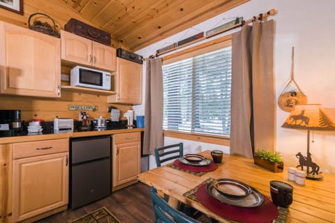 Standard Cabin, 1 Queen Bed, Non Smoking (True West) | Private kitchenette | Fridge, microwave, coffee/tea maker, toaster