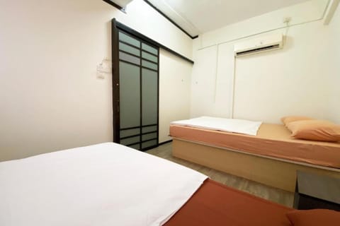 Economy Triple Room | Free WiFi, bed sheets