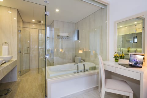 Diamond Residence 2 Bedroom | Bathroom | Separate tub and shower, deep soaking tub, rainfall showerhead