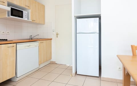 Appartement, 3 chambres 8 personnes | Private kitchen | Fridge, microwave, stovetop, dishwasher