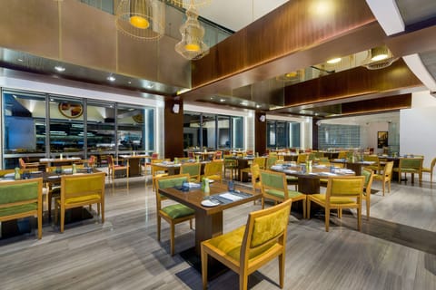 Daily buffet breakfast (INR 950 per person)