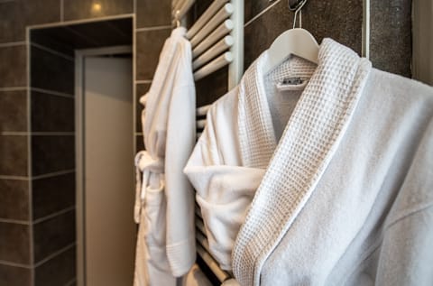 Comfort Room | Premium bedding, minibar, in-room safe, desk