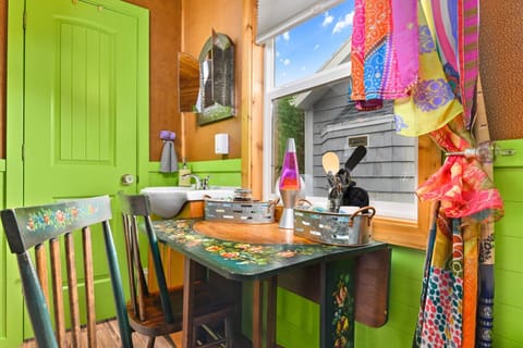 Boho Wagon - Tiny House (pets allowed) | Living area