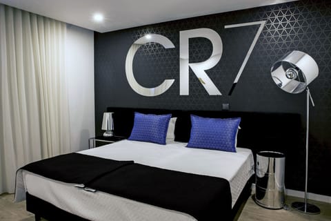 Superior Double Room | In-room safe, individually decorated, desk, soundproofing