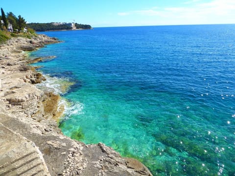 Beach nearby, white sand, 2 beach bars