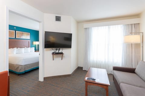 Suite, 1 Bedroom | Egyptian cotton sheets, individually decorated, individually furnished