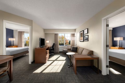 Suite, 2 Bedrooms, Non Smoking | Premium bedding, individually furnished, desk, laptop workspace