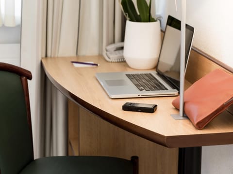 Standard Apartment, 1 Bedroom | Desk, bed sheets, alarm clocks