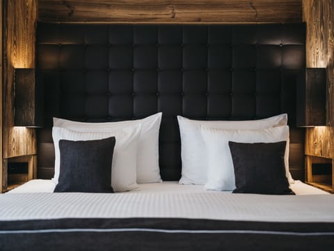 Two Bedroom Suite | In-room safe, free WiFi, bed sheets