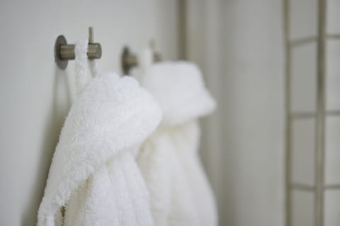 Junior Suite | Bathroom | Free toiletries, hair dryer, towels, soap