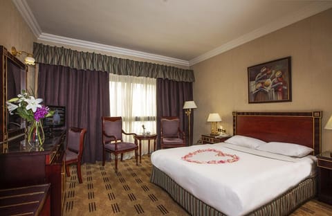 Traditional Double or Twin Room | Minibar, in-room safe, blackout drapes, WiFi