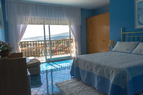 Suite, Hot Tub, Sea View | In-room safe, desk, blackout drapes, free WiFi