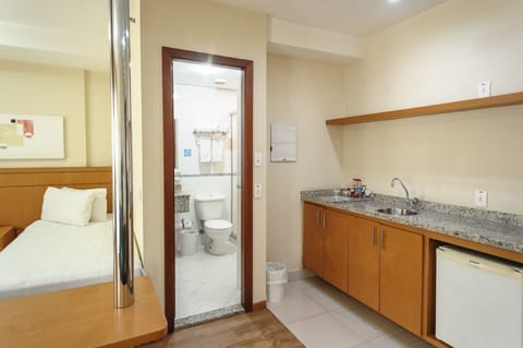 Superior Suite, 2 Twin Beds | Private kitchenette