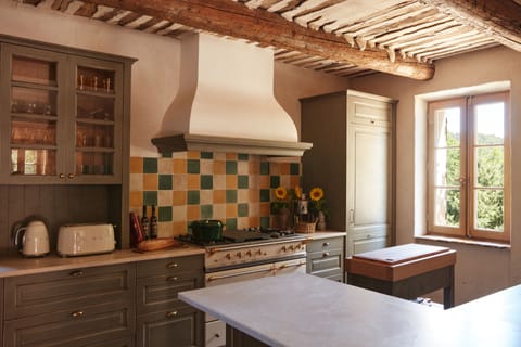 Villa (le Mas Vermentino) | Private kitchen | Highchair