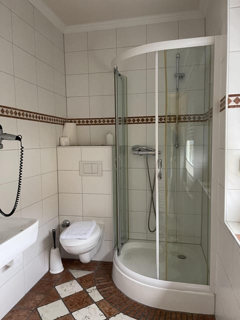 Double or Twin Room, Private Bathroom | Bathroom